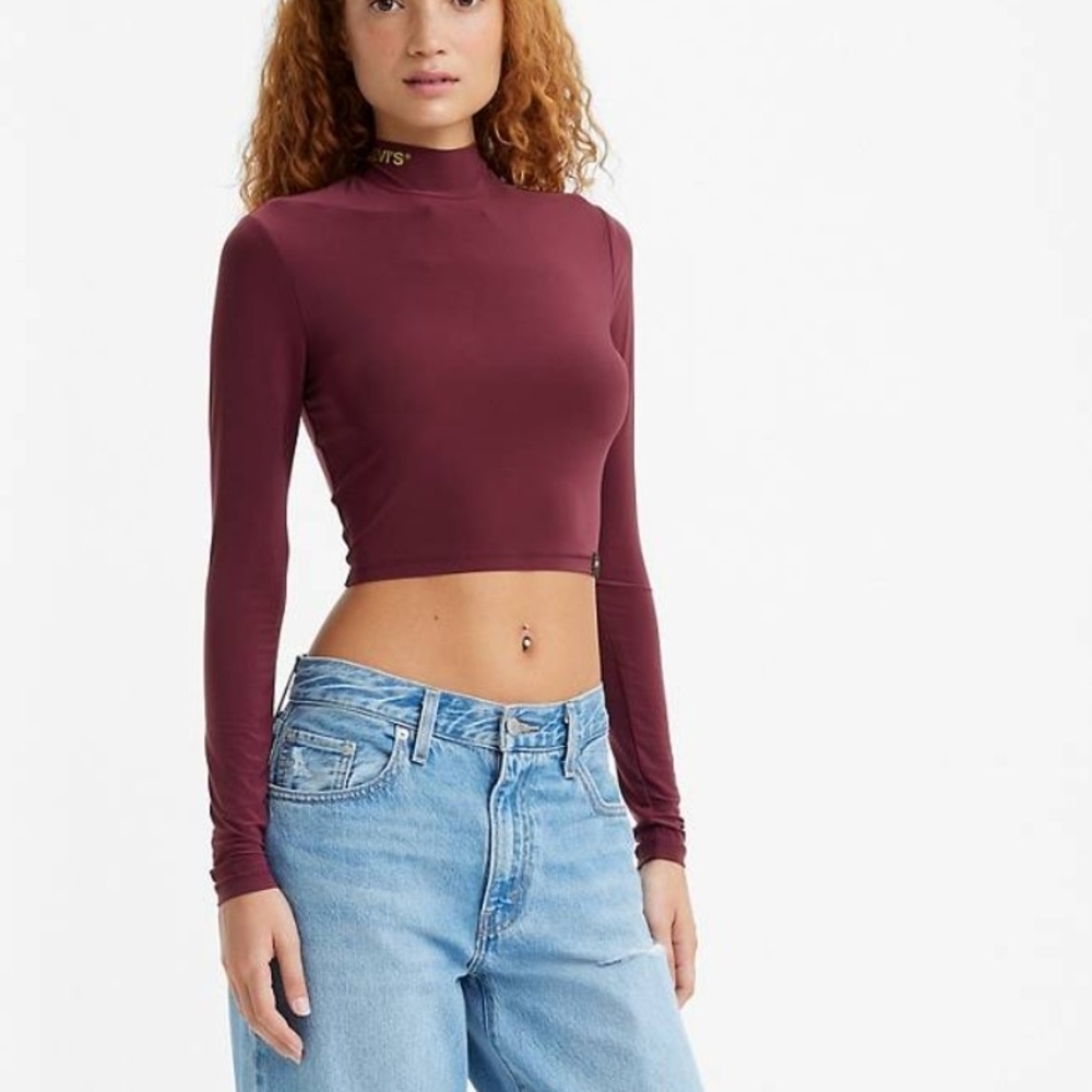 Levi's Cropped Rory Graphic Second Skin Mock Neck Top